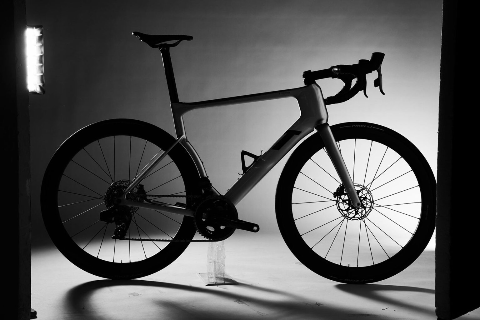 New 3T Strada aero road bike integrates full internal cables